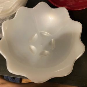 Small twin shell bowls